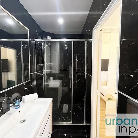 Urban Flat 107 - Sublime 4 Bedroom Opera Rock Vinci *