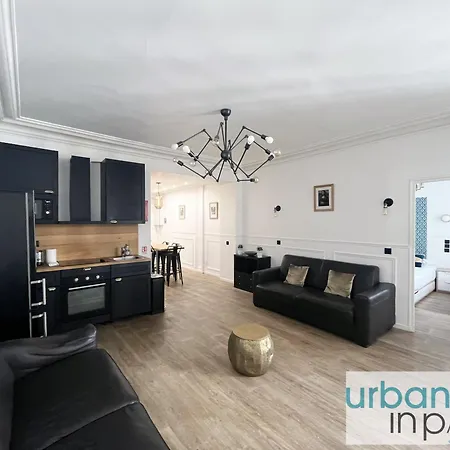 Urban Flat 107 - Sublime 4 Bedroom Opera Rock Vinci *